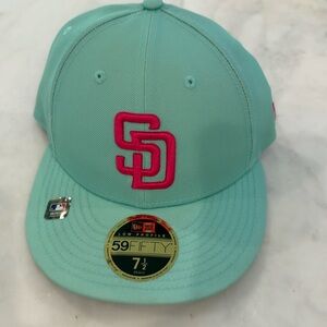 Brand New San Diego Padres hat! Never been worn!